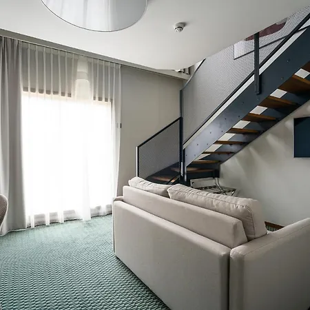 Ξενοδοχείο με διαμερίσματα Rentplanet - Centrum 3*