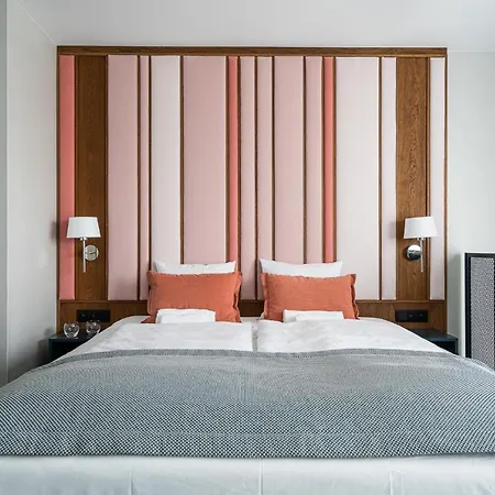 Rentplanet - Centrum Aparthotel 4*