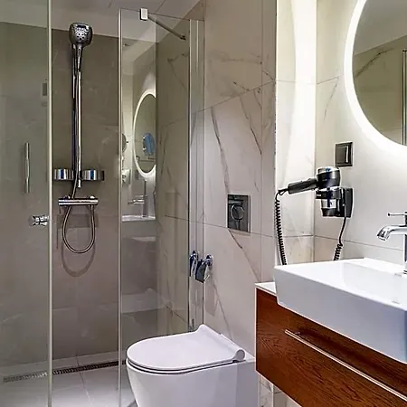 Rentplanet - Centrum Apart Otel Wroclaw